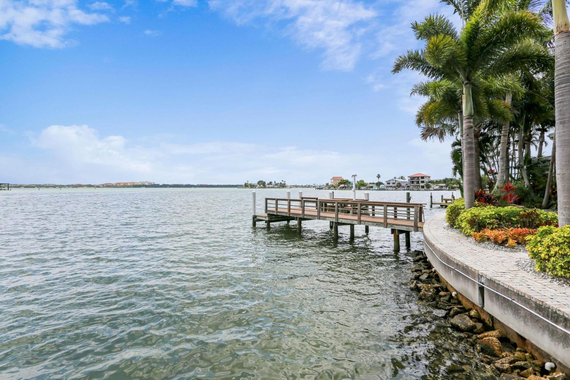 Coconut Paradise St. Pete Beach Buitenkant foto