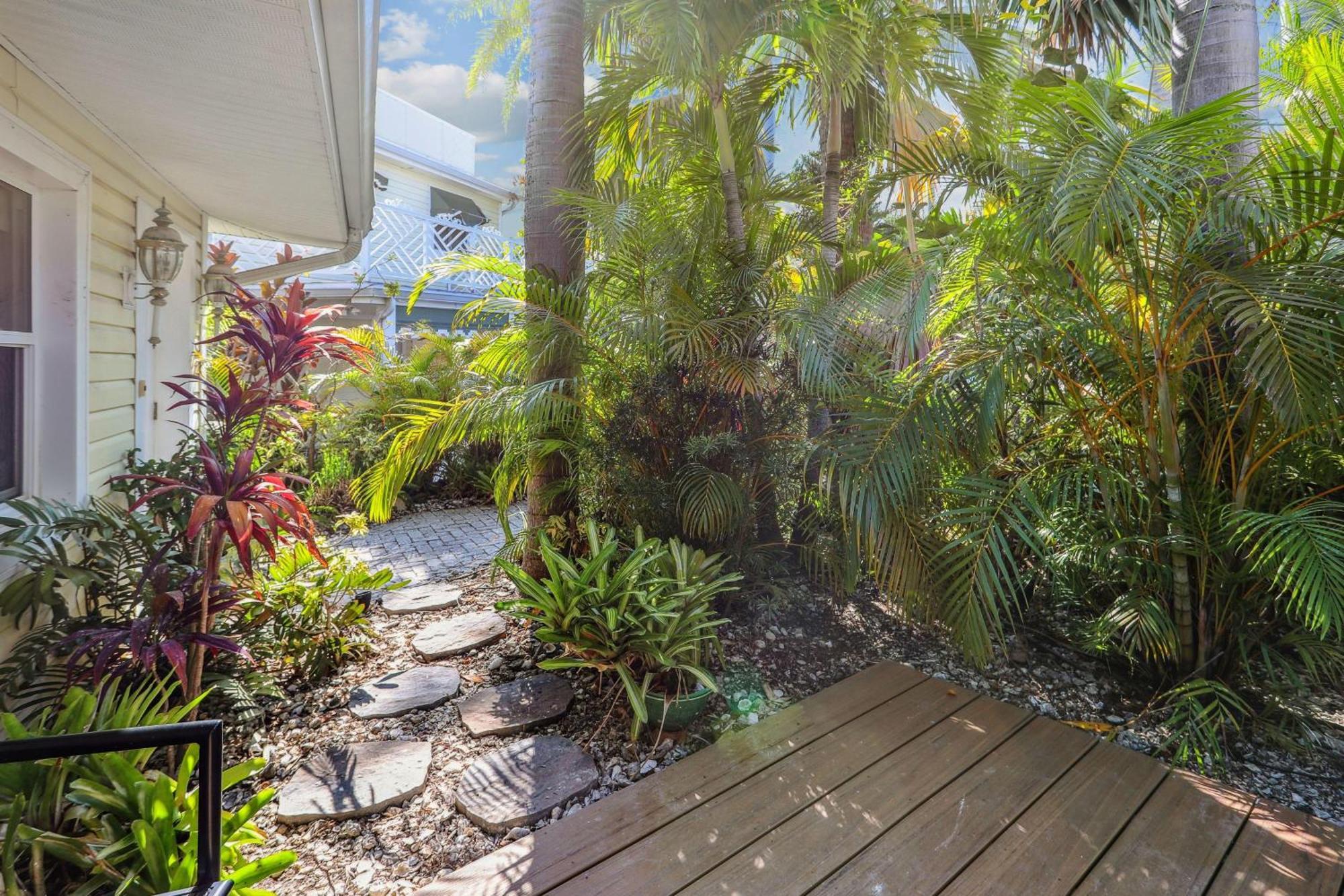 Coconut Paradise St. Pete Beach Buitenkant foto